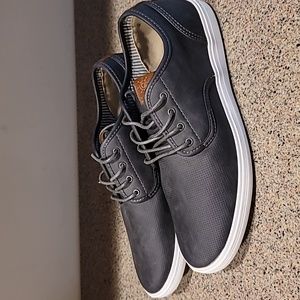 GlobalWin men's shoes, size 9.5. Gray